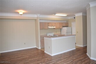 11571 Villa Grand in Ft. Myers, FL - Foto de edificio - Building Photo
