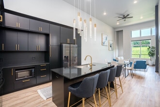 Galloway Flats in Eau Claire, WI - Building Photo - Interior Photo