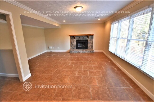 695 Bankshire Dr in Suwanee, GA - Building Photo - Building Photo