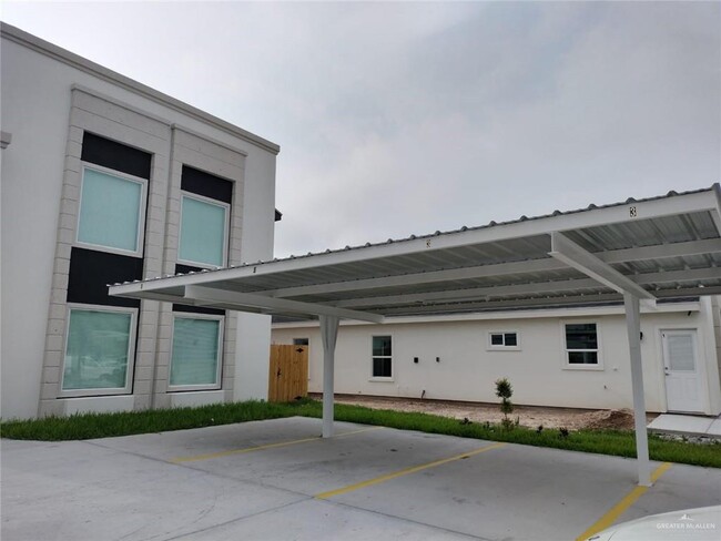 3804 N Robin Ave in Pharr, TX - Foto de edificio - Building Photo