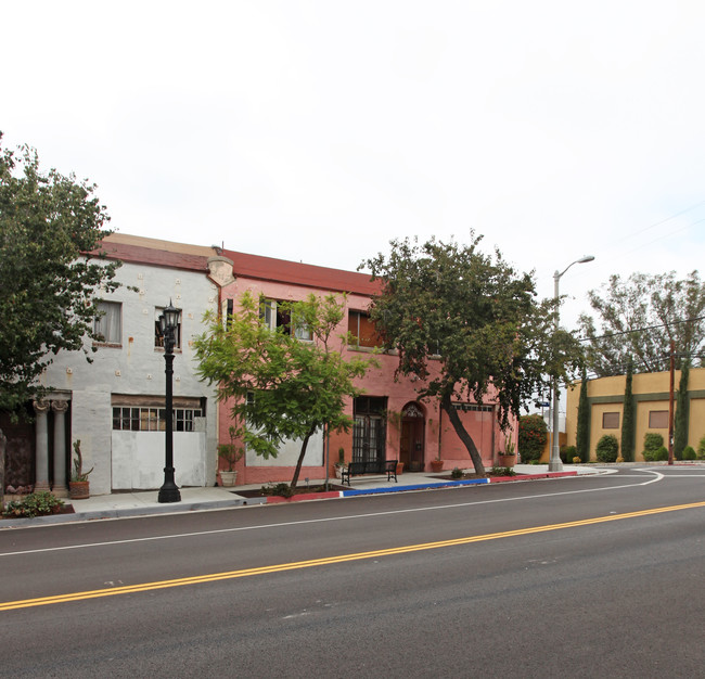 10059 Commerce Ave in Tujunga, CA - Building Photo - Building Photo