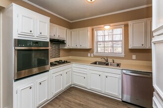 1008 Tanglewood Dr in Clinton, MS - Building Photo - Building Photo