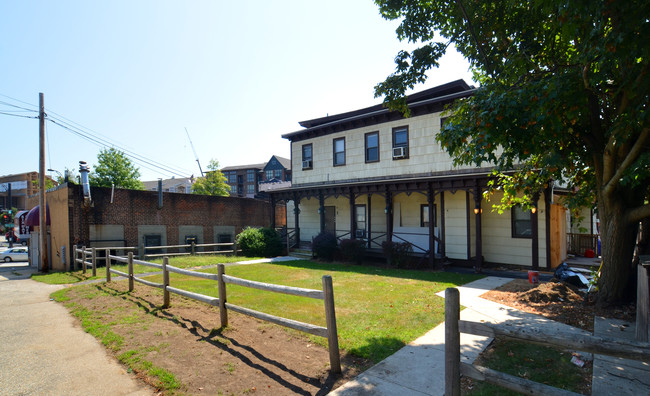 1 Arch St in Fairfield, CT - Building Photo - Building Photo