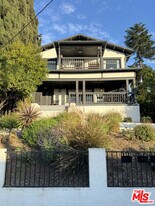 1322 Waterloo St in Los Angeles, CA - Building Photo