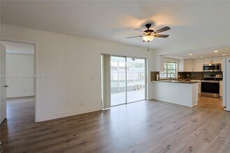 9020 NW 21st Ct in Pembroke Pines, FL - Building Photo - Building Photo