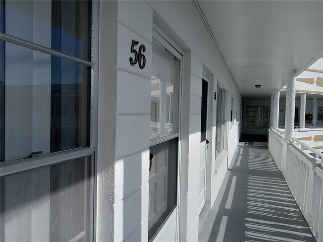2428 Columbia Dr in Clearwater, FL - Building Photo - Building Photo