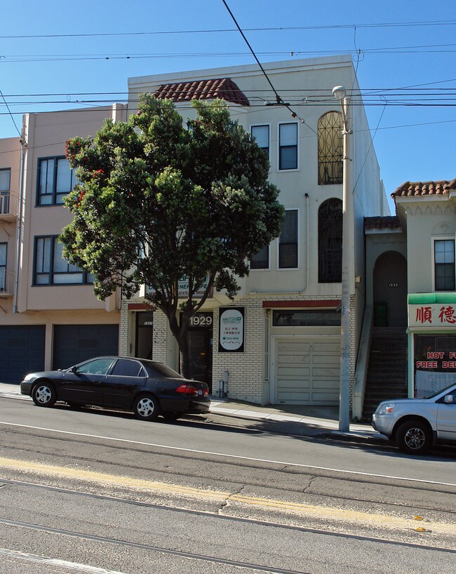 1927-1929 Taraval St in San Francisco, CA - Foto de edificio - Building Photo