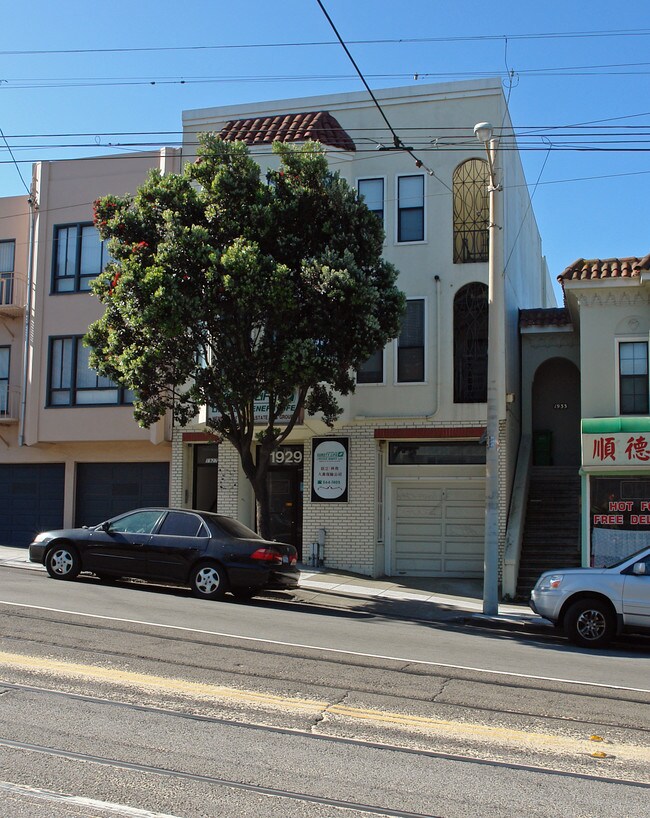 1927-1929 Taraval St in San Francisco, CA - Building Photo - Building Photo