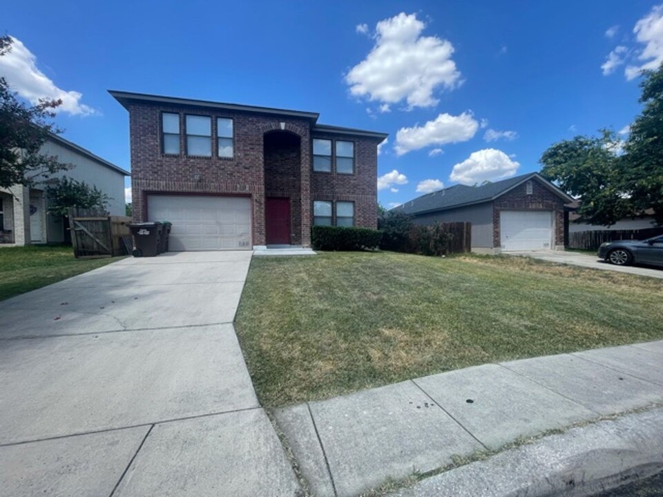 10735 Juniper Pass in San Antonio, TX - Building Photo