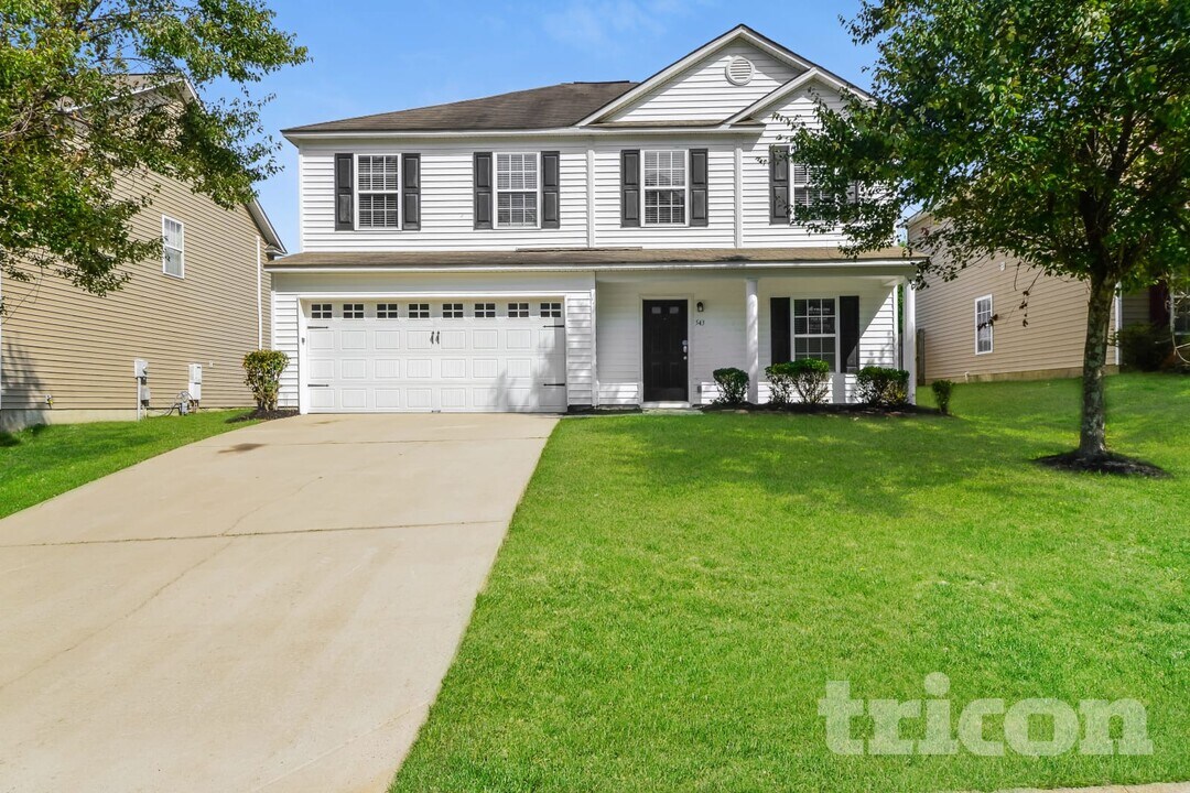 543 Silver Spoon Ln in Elgin, SC - Foto de edificio