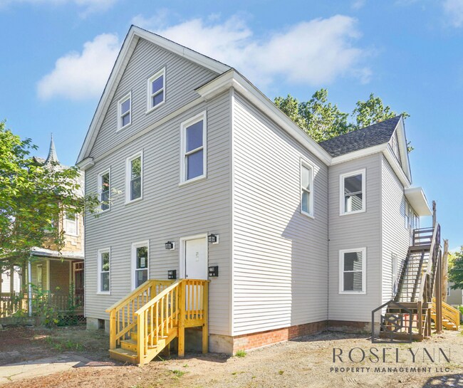 270 Walnut St in Holyoke, MA - Building Photo - Building Photo