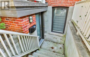 35 Yarmouth Gardens in Toronto, ON - Building Photo - Building Photo