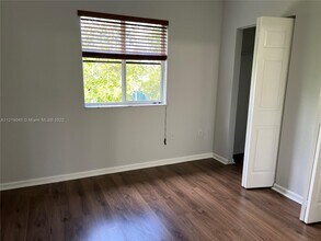 17359 NW 7th Ave, Unit 105 in Miami, FL - Building Photo - Building Photo