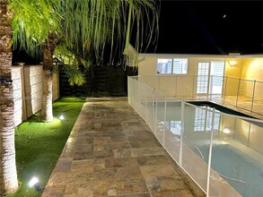 18632 SW 93rd Ct in Cutler Bay, FL - Foto de edificio - Building Photo