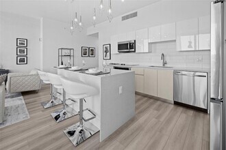 101 Diplomat Pkwy, Unit 1410 in Hallandale Beach, FL - Building Photo - Building Photo