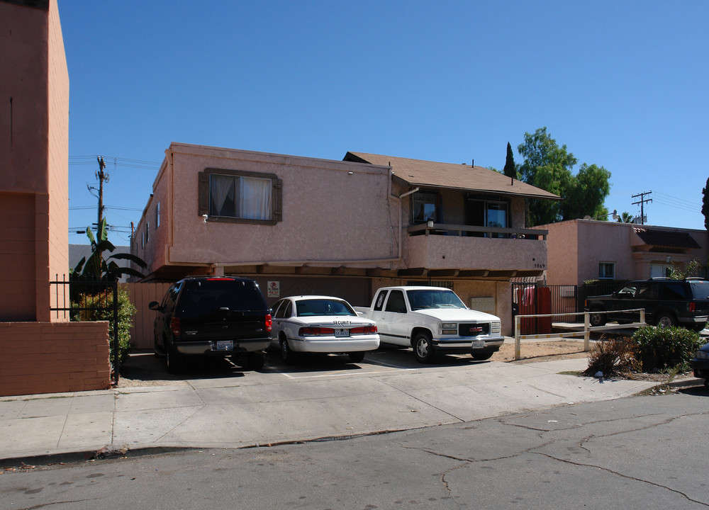 3869 University Ave in San Diego, CA - Building Photo