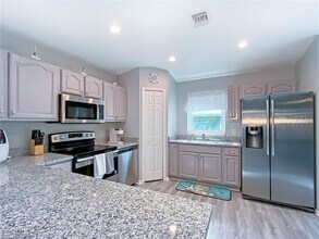 4523 SW 7th Pl in Cape Coral, FL - Building Photo - Building Photo