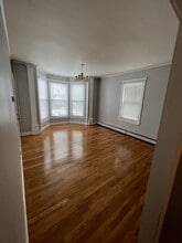 94 Rockaway St, Unit Unit 1 in Lynn, MA - Foto de edificio - Building Photo