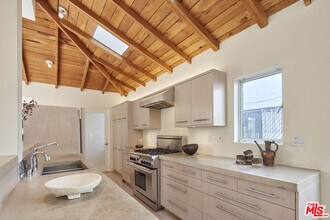 703 Palms Blvd in Los Angeles, CA - Building Photo - Building Photo