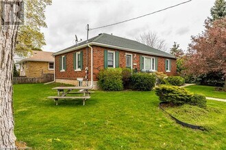 89 Elgin St N in Cambridge, ON - Building Photo - Building Photo