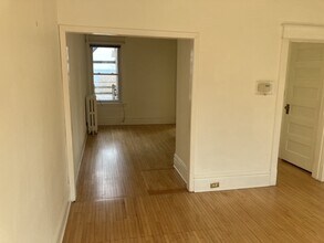 1810 Jefferson St, Unit B in Duluth, MN - Foto de edificio - Building Photo