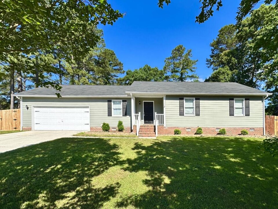 7908 Matlock Pl in Fayetteville, NC - Building Photo