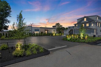 44 Williams Ave in Stonington, CT - Building Photo - Building Photo