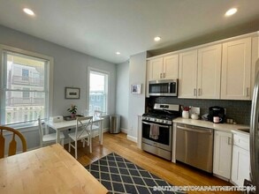 695 E 7th St in Boston, MA - Building Photo - Building Photo