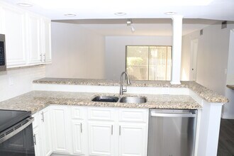 400 Club Cir in Boca Raton, FL - Building Photo - Building Photo