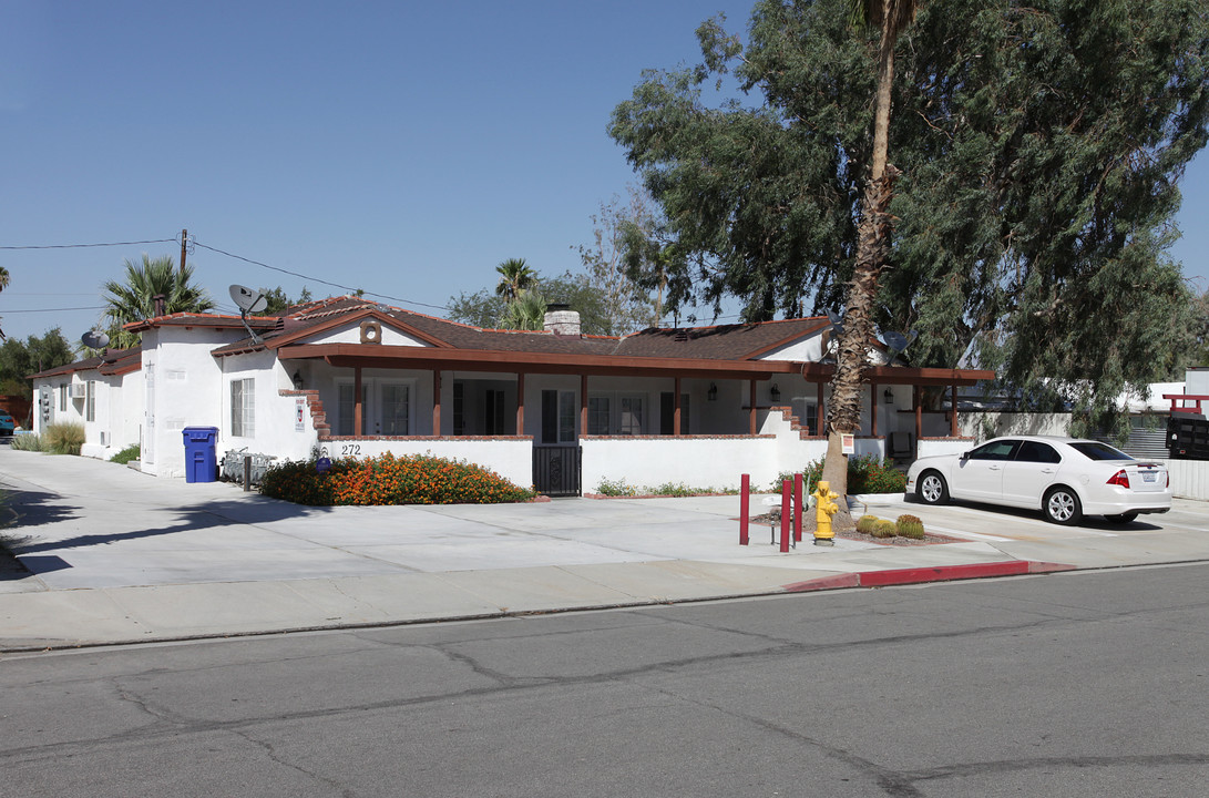 240-272 W Via Olivera in Palm Springs, CA - Building Photo