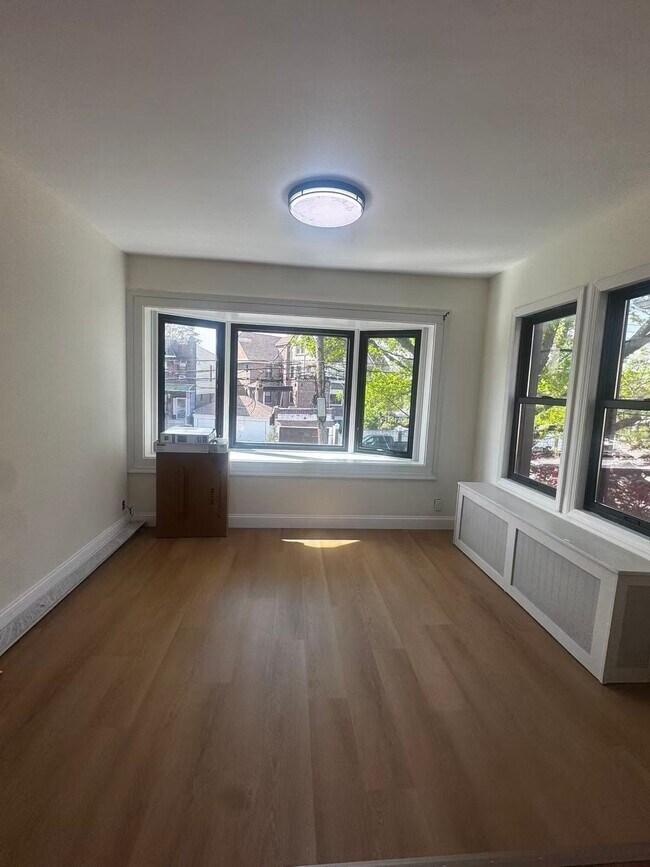 2328 Esplanade, Unit 2 in Bronx, NY - Foto de edificio - Building Photo