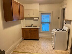 1014 Elmwood Ave in Oshkosh, WI - Building Photo - Building Photo