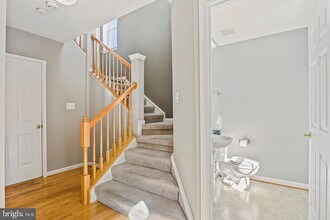 2710 Manhattan Pl in Vienna, VA - Building Photo - Building Photo