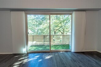 2525 Turtle Creek Blvd-Unit -301 in Dallas, TX - Building Photo - Building Photo