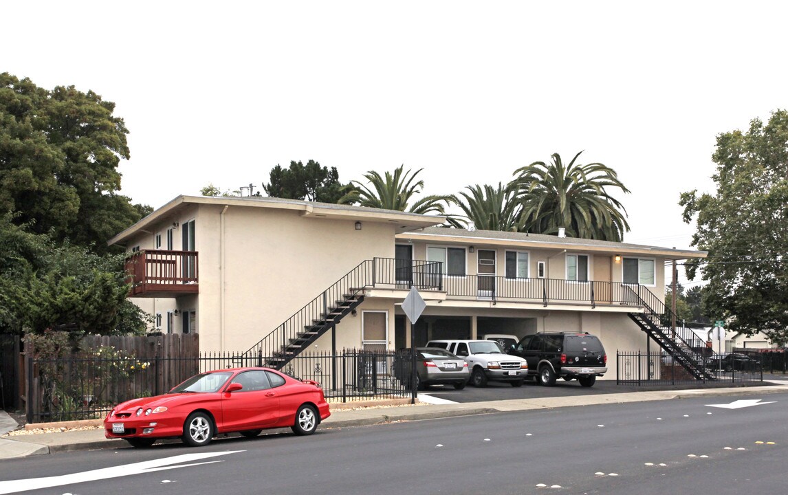 428 Howland St in Redwood City, CA - Building Photo