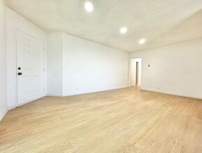 6561 Fulton Ave in Los Angeles, CA - Building Photo - Building Photo