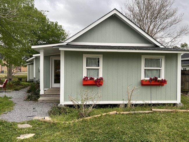 107 S Holly St in Dequincy, LA - Building Photo - Building Photo