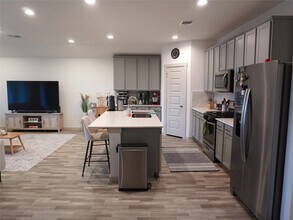 6823 Dell Vista Drive in Rosenberg, TX - Building Photo - Building Photo