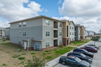Le Jolliet in Lake Charles, LA - Foto de edificio - Building Photo