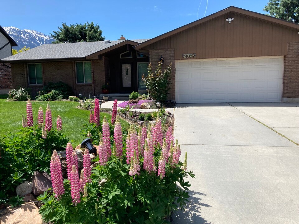 2946 Scandia Way in Cottonwood Heights, UT - Building Photo