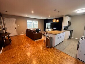 833 W Maple St, Unit 833 W. Maple in Johnson City, TN - Building Photo - Building Photo