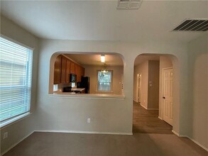 10412 Maydelle Dr in Austin, TX - Building Photo - Building Photo