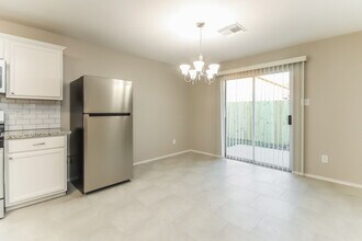 14435 Acuna Ln in Houston, TX - Foto de edificio - Building Photo