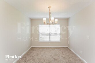 5815 Bluestem Ct in Carmel, IN - Foto de edificio - Building Photo