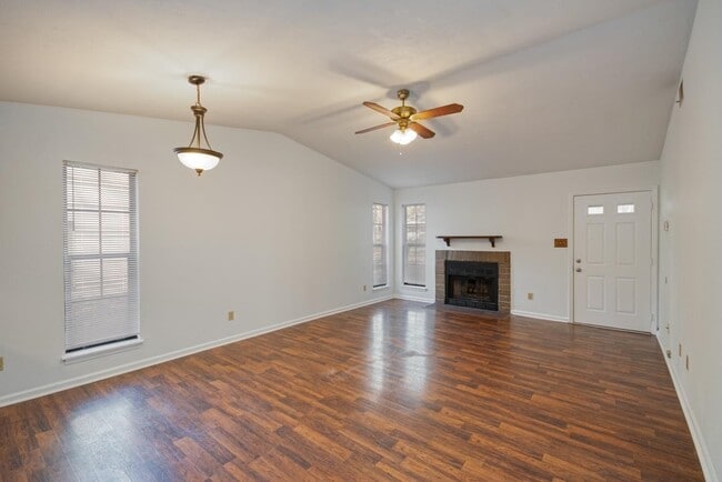 2039 Hanover Ct in Tallahassee, FL - Building Photo - Building Photo