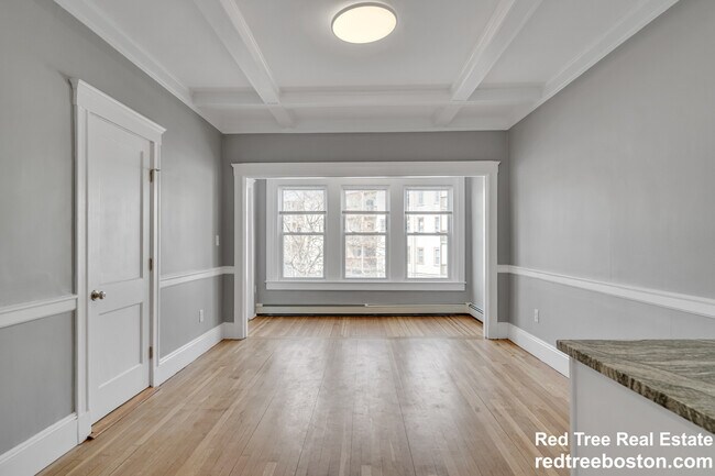 142 Sutherland Rd, Unit 2 in Boston, MA - Foto de edificio - Building Photo