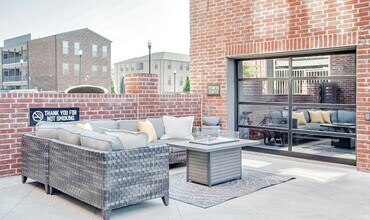 305 E Broadway St in North Little Rock, AR - Building Photo - Building Photo