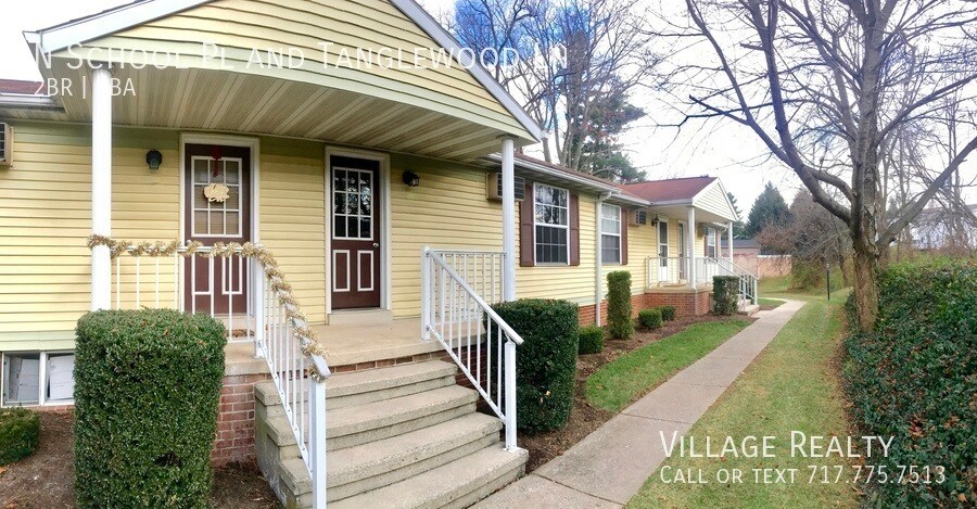 307 N School Pl in Dallastown, PA - Building Photo