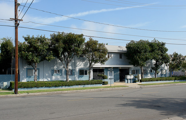 Mardi Gras Apartments