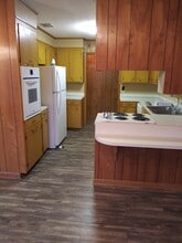 509 Maxine Ave, Unit A in Mccomb, MS - Building Photo - Building Photo